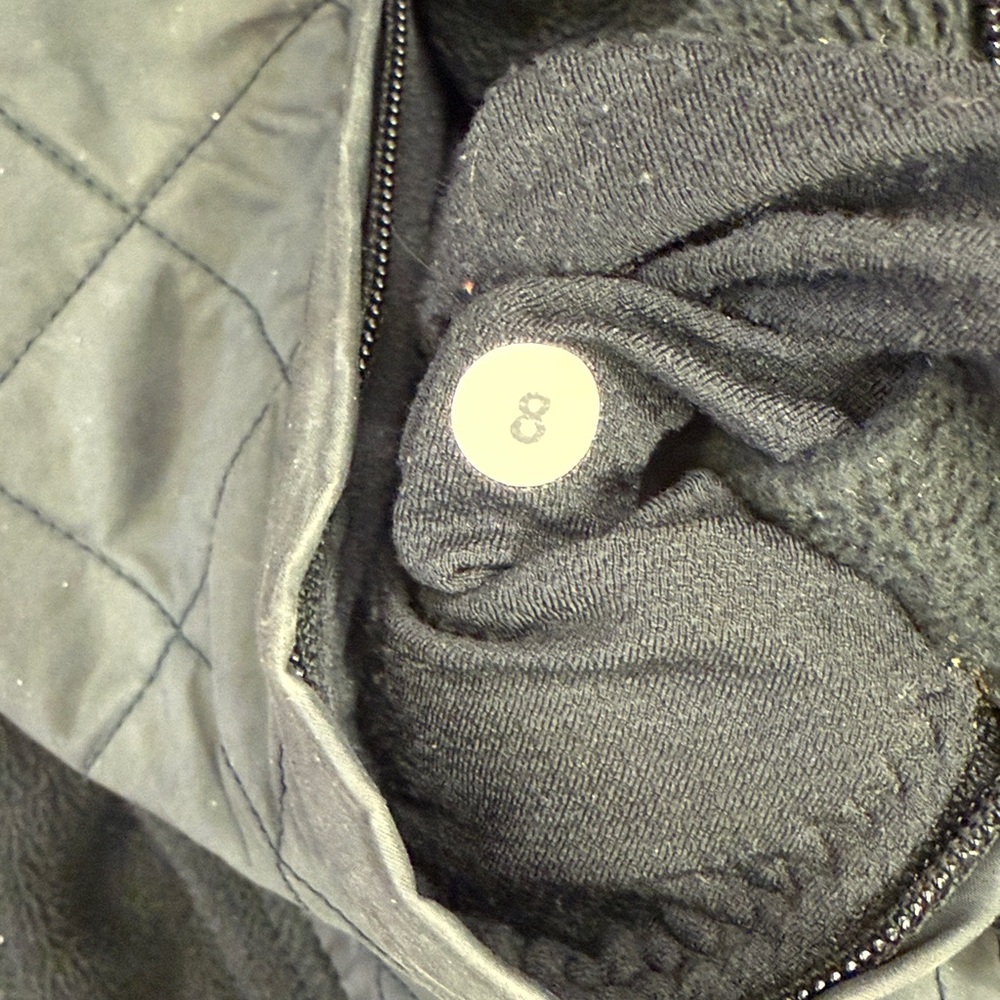 Lululemon Fleecy Keen With Rare Ruffle Detail Jacket in Black Women’s Size 8 - Picture 5 of 14